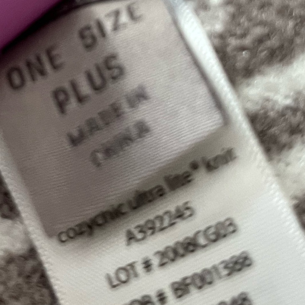 Barefoot Dreams CozyChic Gray Animal Print Poncho one size plus - Picture 3 of 4